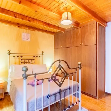 Ferienhaus Sinarades Village House