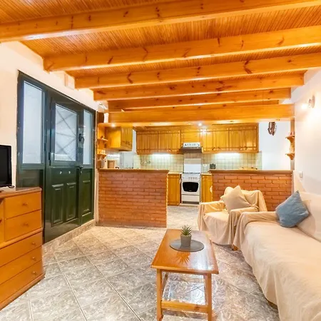 Ferienhaus Sinarades Village House