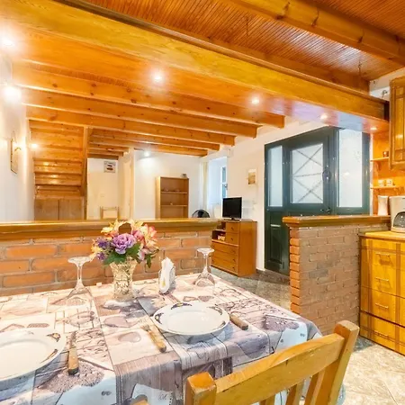 Sinarades Village House